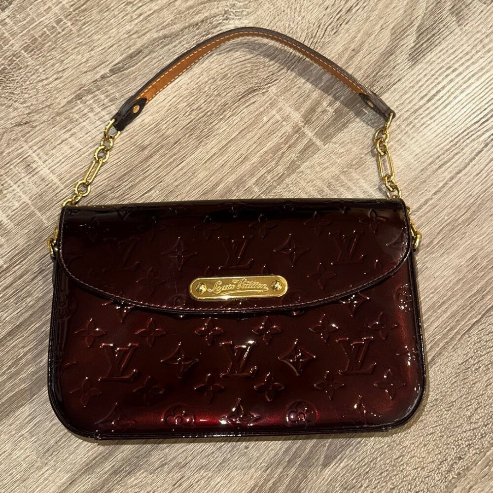 Louis Vuitton Authentic Rodeo Drive Amarante Vernis Leather Shoulder Bag - Picture 13 of 16